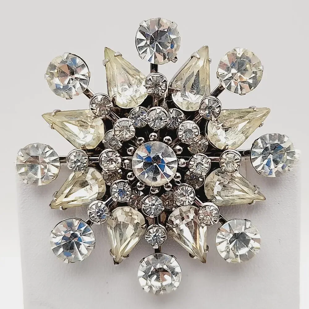 Vintage 1950s Unsigned Wedding Brooch, Riveted Three Dimensional Flower Pin - Picture 6 of 10